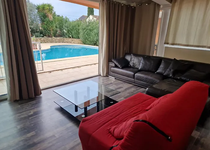 Villa Notre Dame Plain Pied Avec Piscine Privee 8 Personnes
